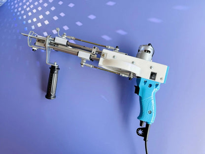 AK-Duo Tuftingmaschine in Light Blue, kurze 7-15mm-Nadel