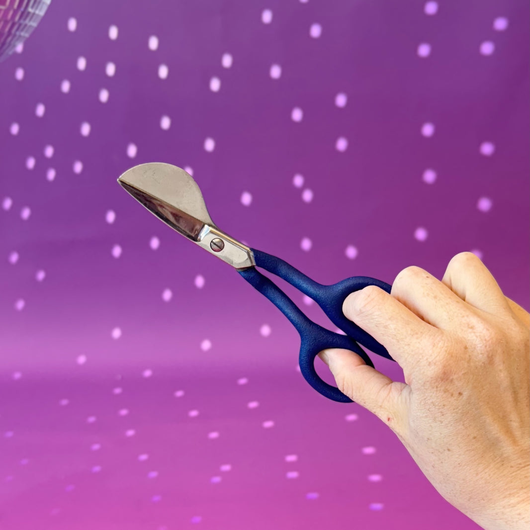 Premium duckbill scissors for carving tufted rugs