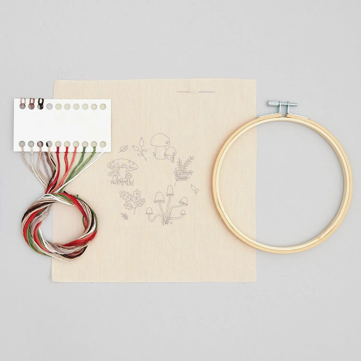 Vorgezeichnetes Stickset 'Mushroom Wreath' von Rico Design