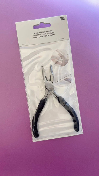 Flat pliers with grooves by Rico Design