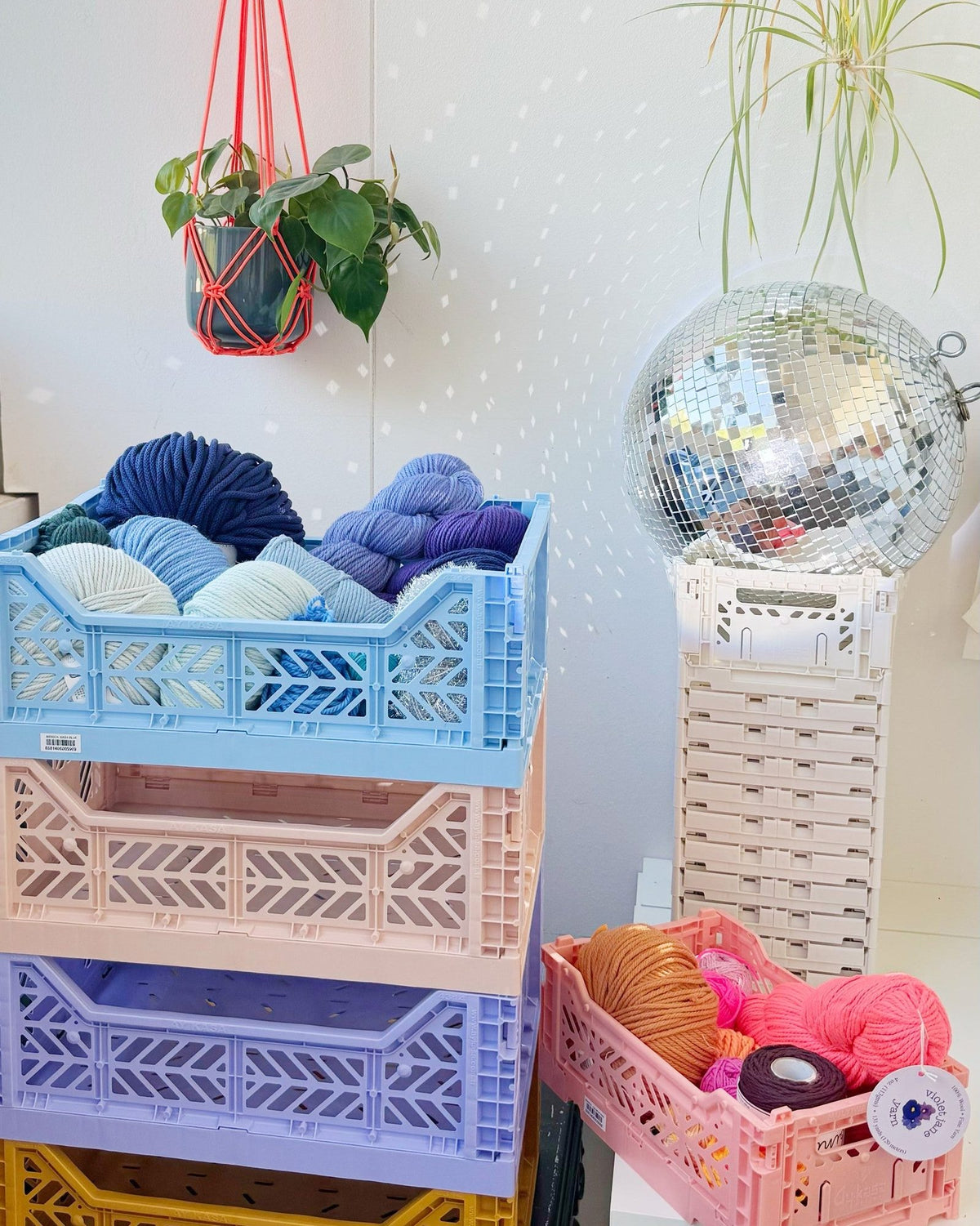 Aykasa Midi Faltkiste in Blau mit Garn