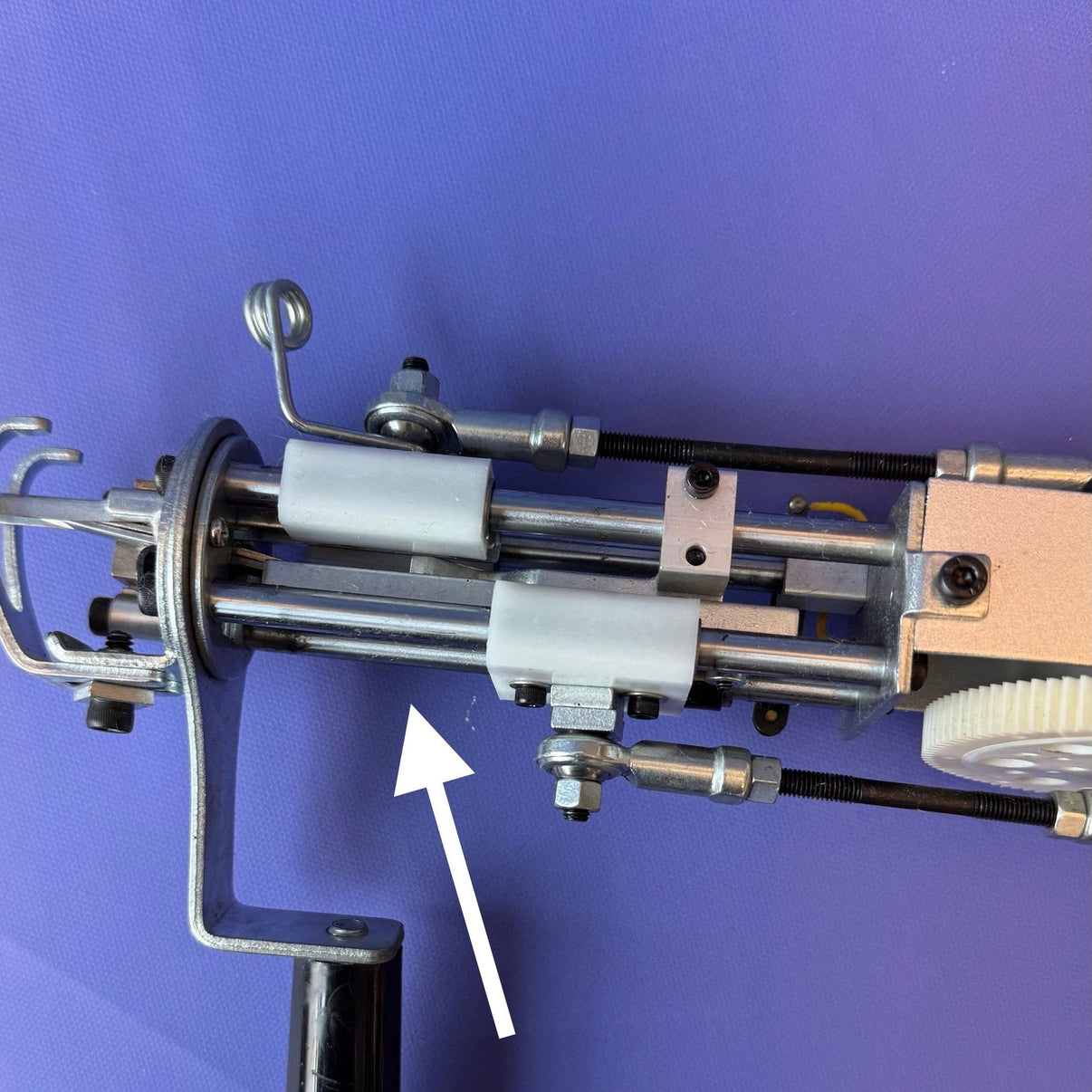Tufting machine main rod spare parts, close-up