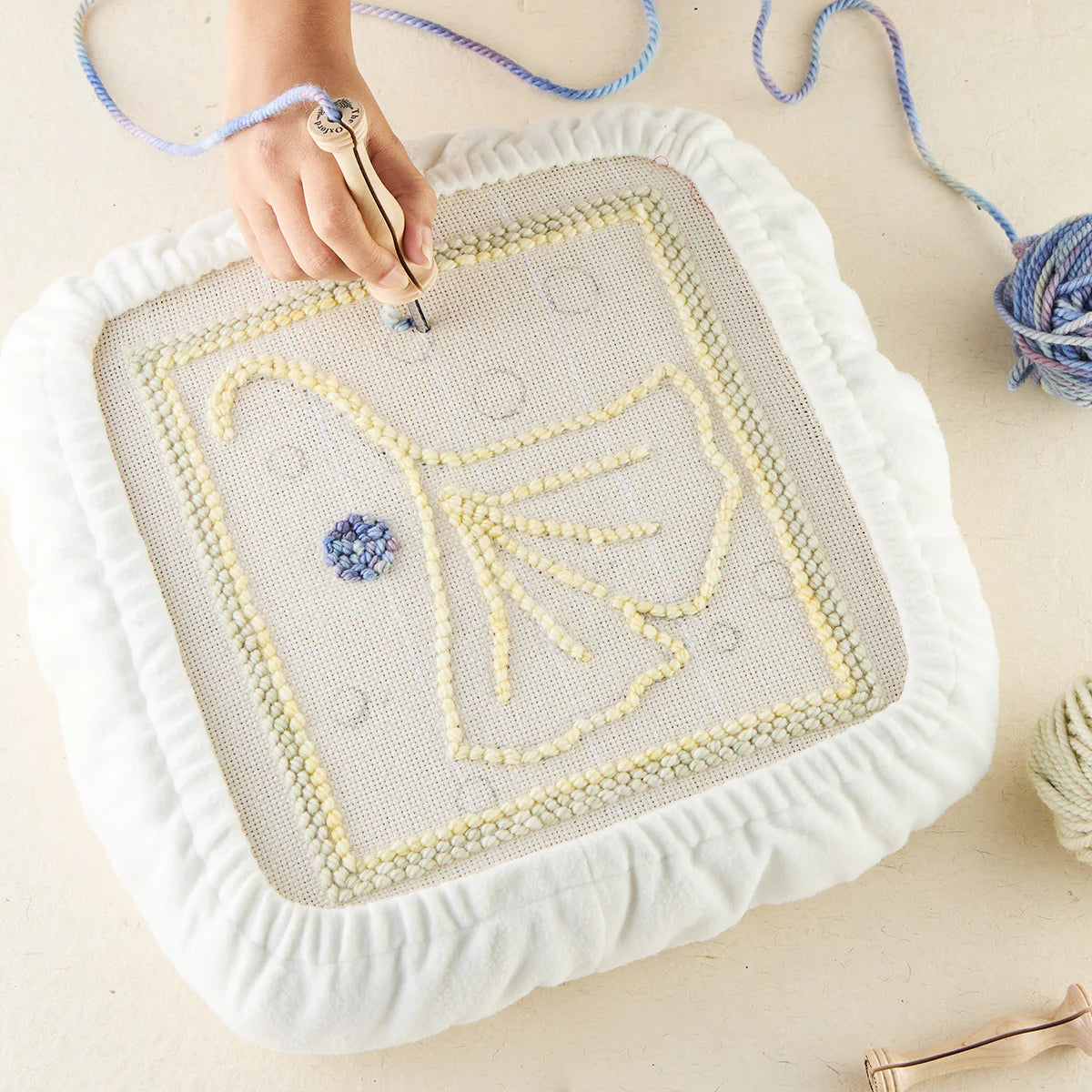 Oxford punch needle frame cover, edge detail