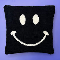 Punch-Needle-Kissenbezug-Set mit Smiley-Motiv