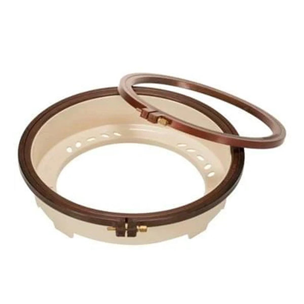 Nurge plastic punch needle hoop set, detail view