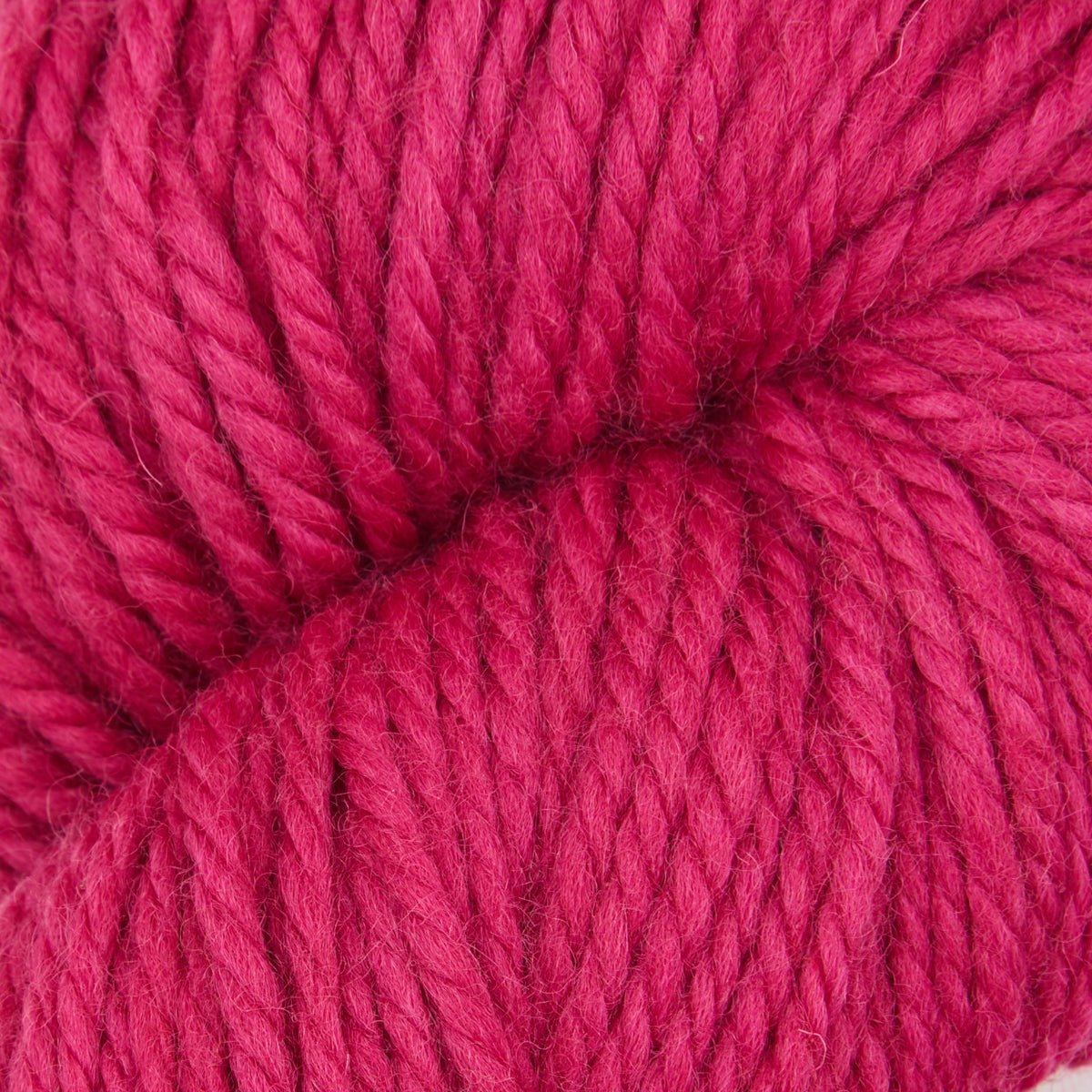 Violet Jane Fine Punch-Needle-Garn, 110g-Strang in Raspberry Sherbet