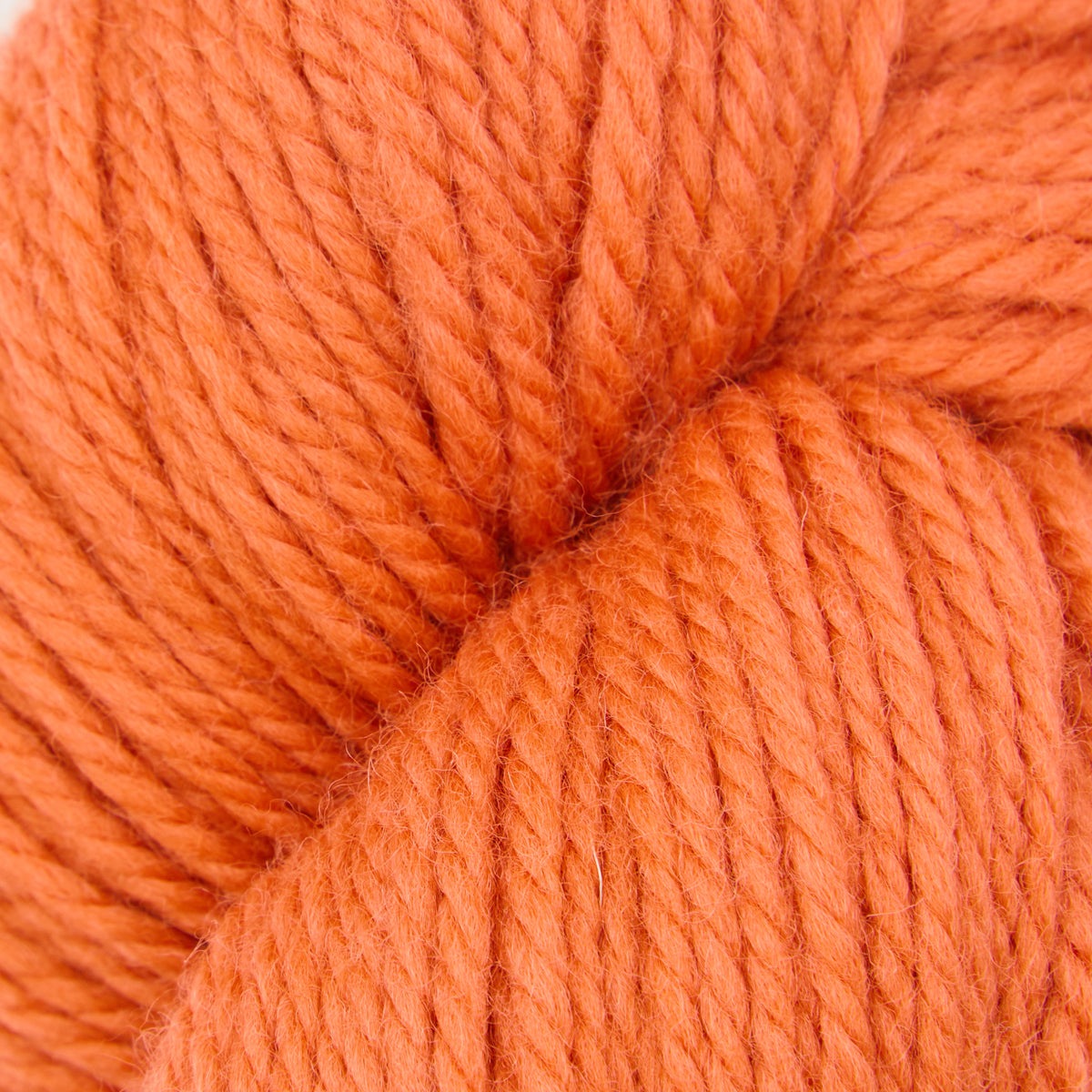 Violet Jane Fine Punch-Needle-Garn, 110g-Strang in Don't Koi