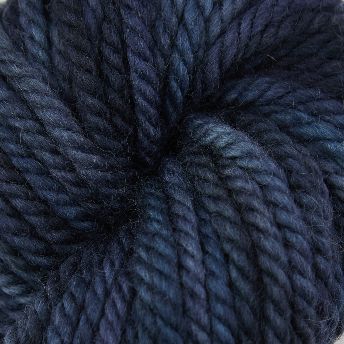 Mehrfarbiges Punch-Needle-Teppichgarn in Blackbird, 110g