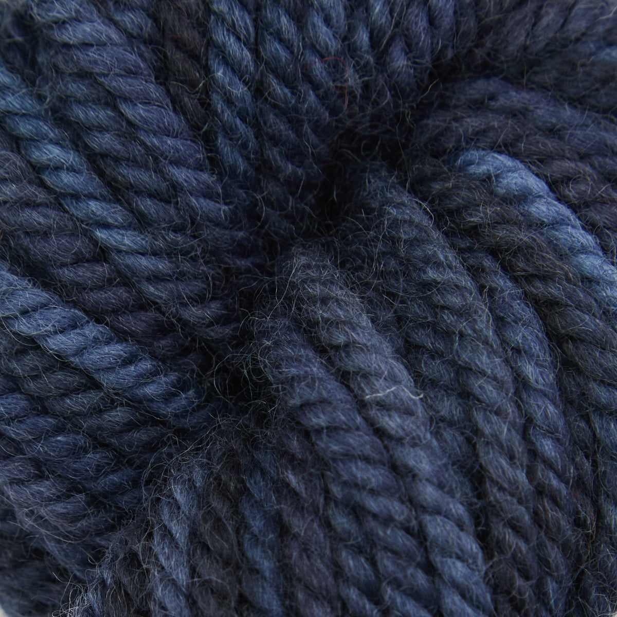 Mehrfarbiges Punch-Needle-Teppichgarn in Blue Jeans, 110g