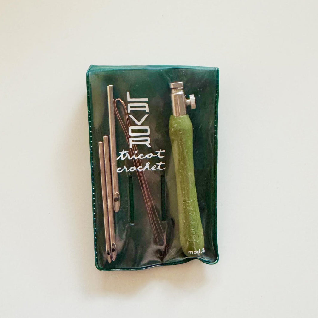Lavor punch needle kit in green storage case with threader and interchangeable needles
