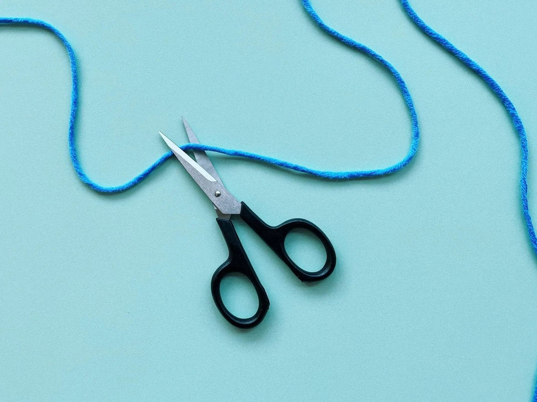 Premium thread scissors for tufting and embroidery