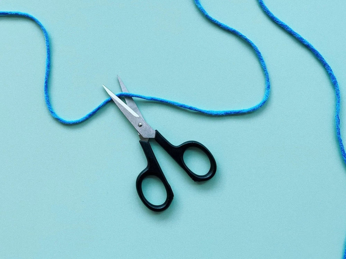 Premium thread scissors for tufting and embroidery