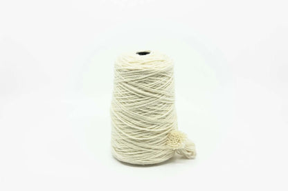 Rugwool NZ tufting yarn, 500g in White, detail