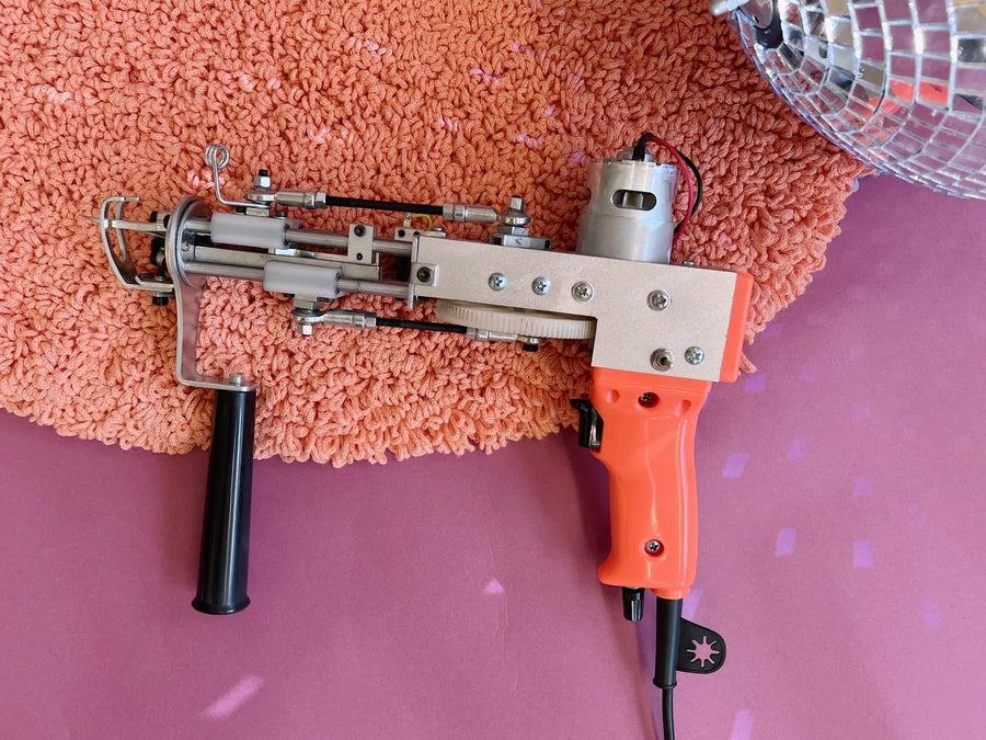 AK-I Cut Pile Tuftingmaschine in Bright Orange